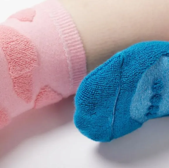 GOODPAIR SOCKS X KINDERGARDEN | Clooud Coral Socks: Colorful Patterned Socks